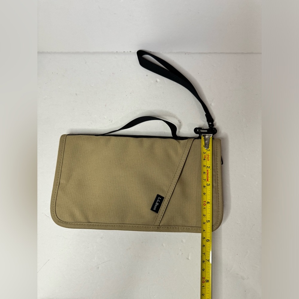 L.L. Bean Tan Nylon Passport ID Card Holder Travel Case - Picture 8 of 8